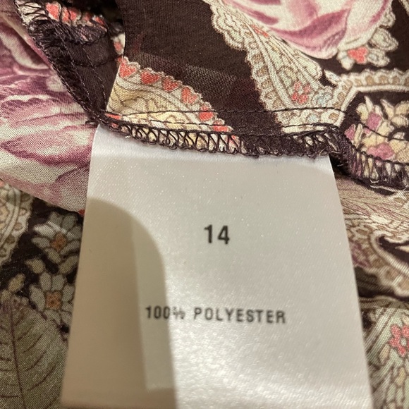 Gorgeous plum colored floral blouse with velvet piping - Picture 5 of 6